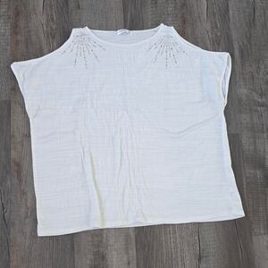Retrology White Textured Cold Shoulder Top 3X Sparkling Rhinestone Sunburst